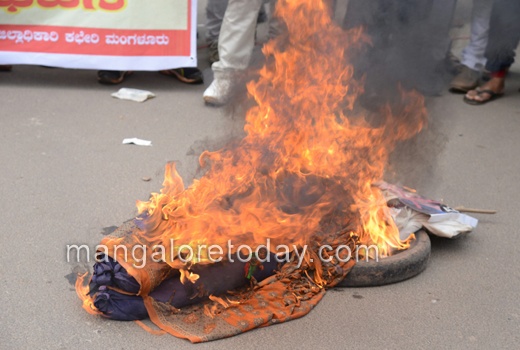 Rakshana Vedike protests 1